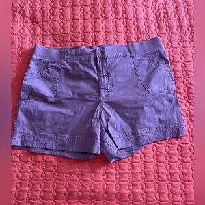 Women’s Size 22M Lee Riders midrise short, worn very little